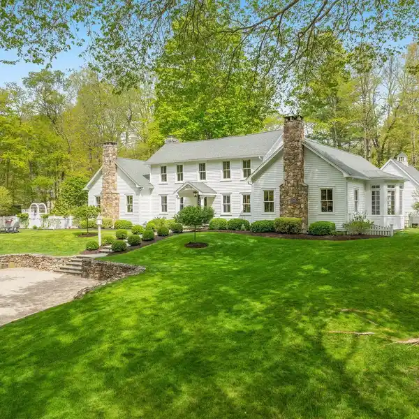 CHARM WITH MODERN COMFORT