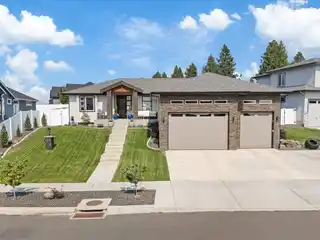 Beautiful and Spacious Rancher