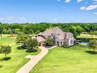 Frenchtown Manor Beauty with Pond Views