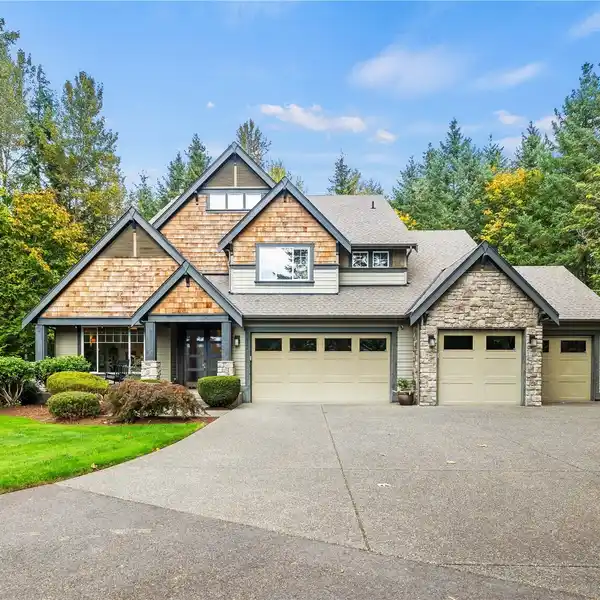 GRAND CURTIS LANG COLONIAL WITH SPA-LIKE PRIMARY & BUTLER’S PANTRY