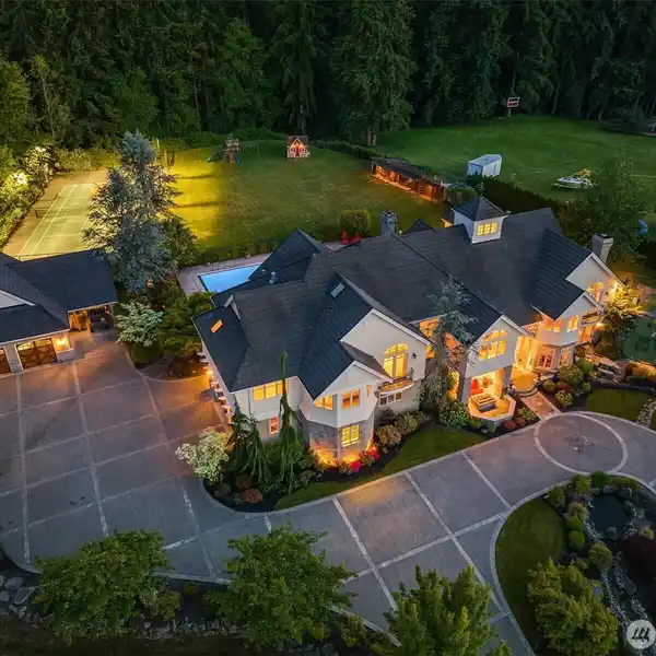 EXCEPTIONAL MASTERPIECE BLENDS EQUESTRIAN CHARM WITH REFINED LUXURY