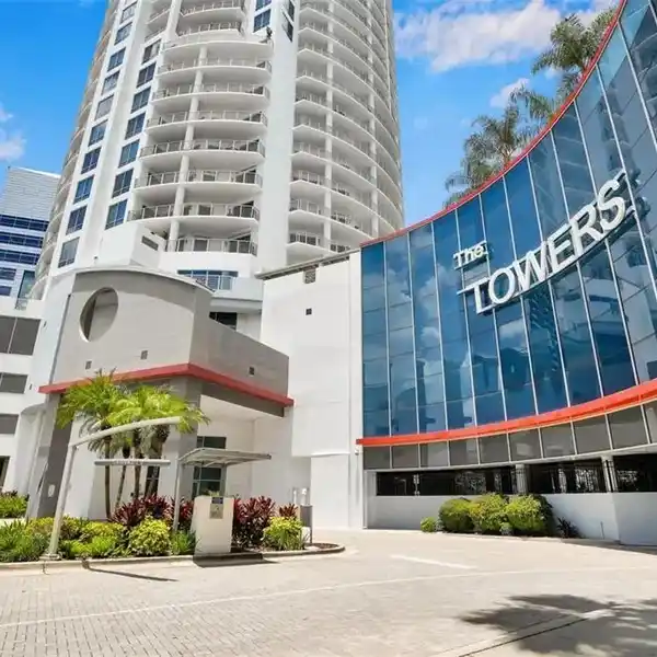 SKY-HIGH LUXURY LIVING IN THE HEART OF DOWNTOWN