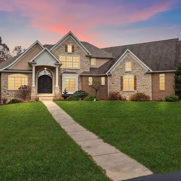 PRIVATE ACREAGE MEETS ELEVATED ARCHITECTURAL ELEGANCE