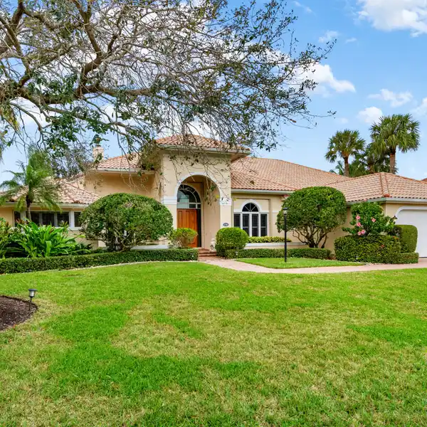 THE ULTIMATE IN LUXURY LIVING AT THE RIVER CLUB OF GRAND HARBOR
