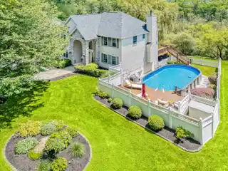 Modern Lake Retreat in Raibow Lakes