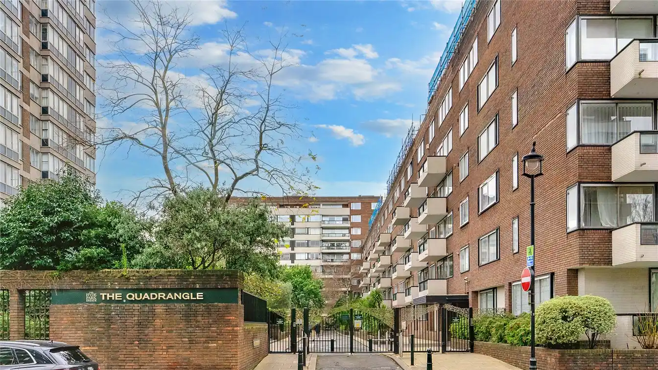 Three Bedroom Apartment in the Quadrangle