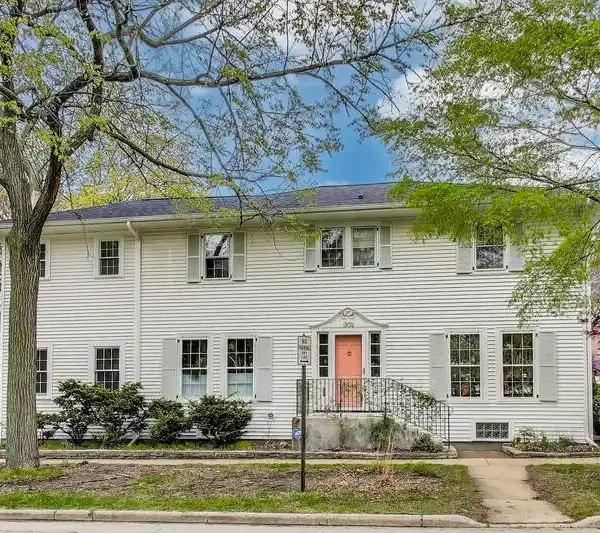 GRACIOUS UPDATED COLONIAL