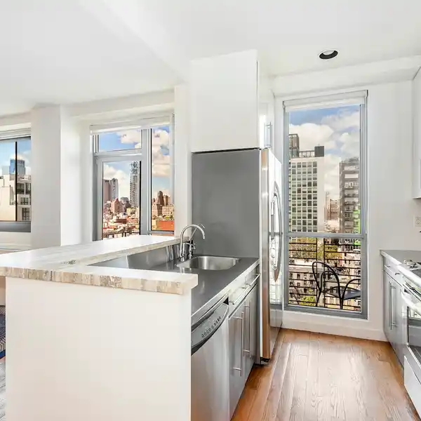 CORNER APARTMENT WITH AN EXTRAORDINARY VIEW