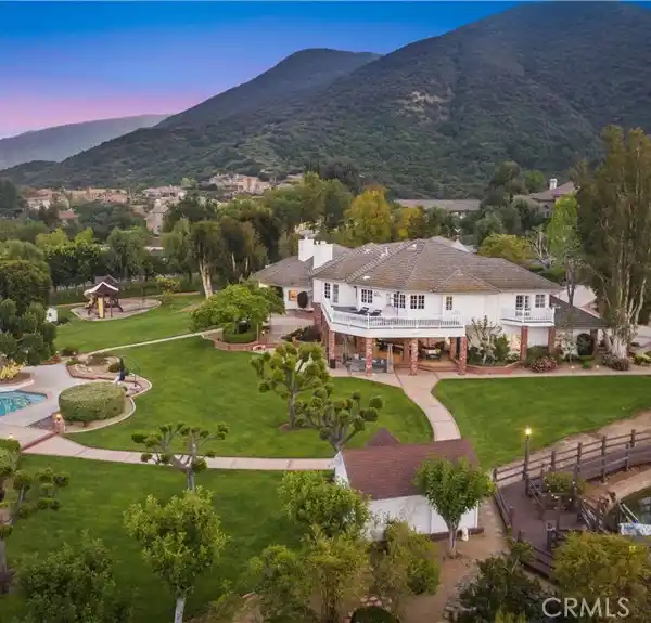 OPULENT 4.5-ACRE ESTATE