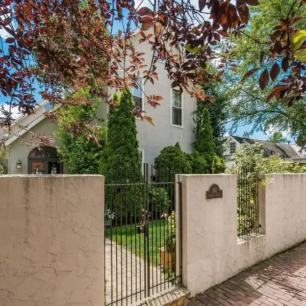 BEAUTIFULLY DESIGNED HOME IN GERMAN VILLAGE