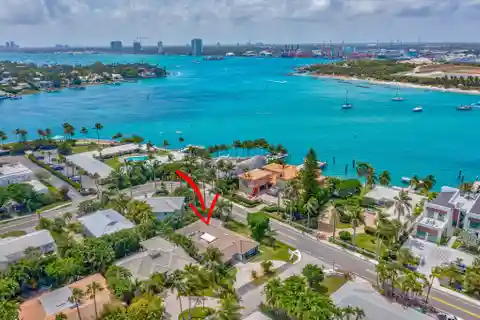 Quaint Palm Beach Shores Home with Waterway Views