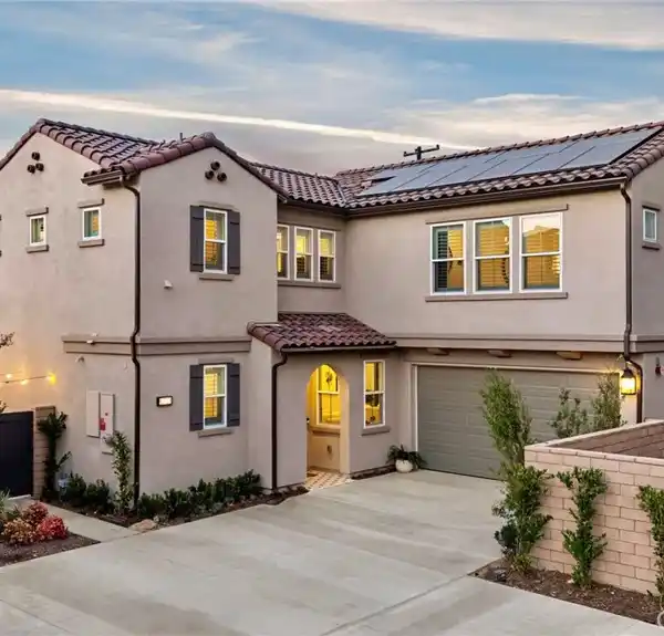 SMART HOME FEATURES WITH DESIGNER FINISHES