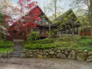 Unique Mid-century Modern Home in a Park-like Setting