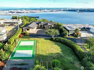 Exceptional Views Above the Sound