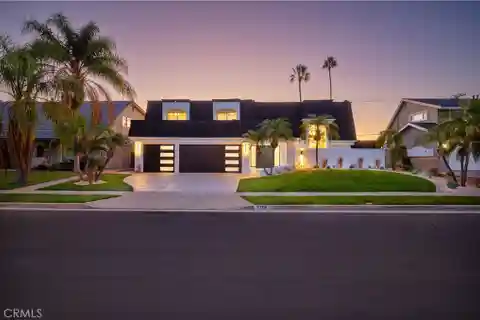 Modern Masterpiece with Soaring Ceilings and Luxury Touches