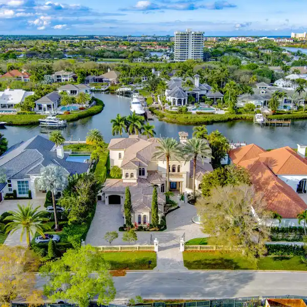 IMPECCABLY DETAILED CUSTOM LUXURY ESTATE