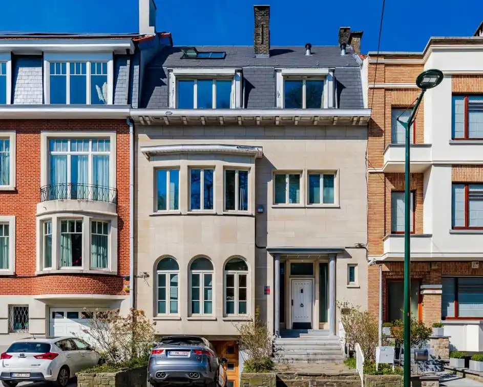 Elegant Completely Renovated Residence