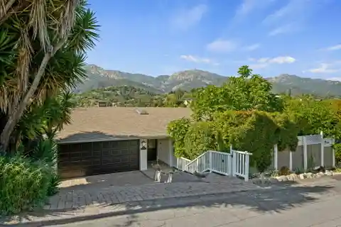 Versatile Property with Unobstructed Panoramic Mountain Views