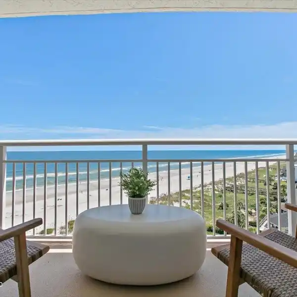 SEASCAPE OCEANFRONT CONDO WITH STUNNING SUNRISE VIEWS