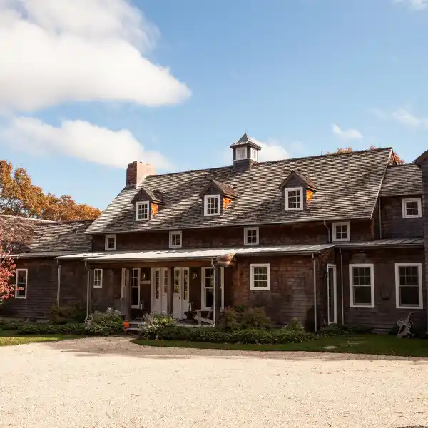 EXPANSIVE COUNTRY RETREAT WITH POOL AND SCENIC VIEWS