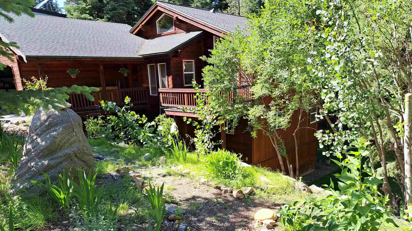 Spacious Mountain Getaway