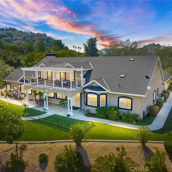 SPECTACULAR RESORT-STYLE ESTATE