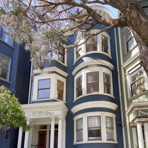 GRAND FULL-FLOOR VICTORIAN CONDO