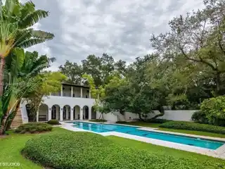 Great Opportunity for an Urban Paradise