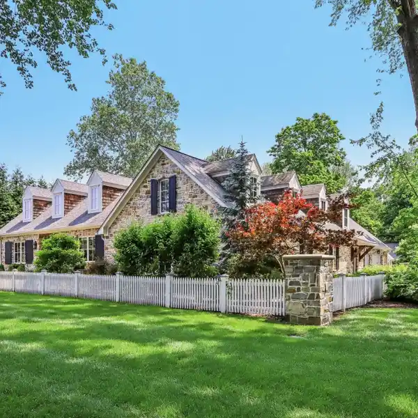BEAUTIFUL HOME WITH EVERY DETAIL CONSIDERED