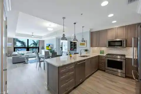 Magnificent Turnkey Condo at Mercato