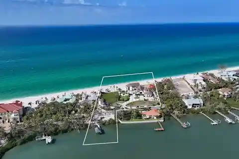 A Piece of Paradise on Casey Key