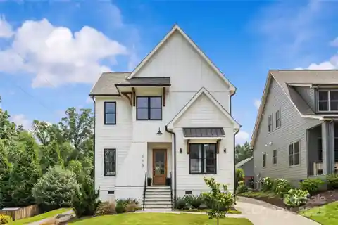 Beautiful Newly Built Home Near Downtown