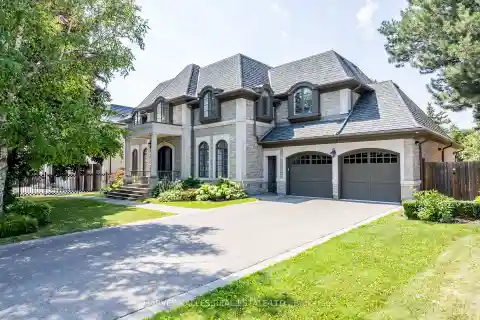 Custom Luxury Home in Prestigious St. Andrews