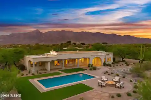 Rare Offering in the Guard Gated Catalina Foothills Estates