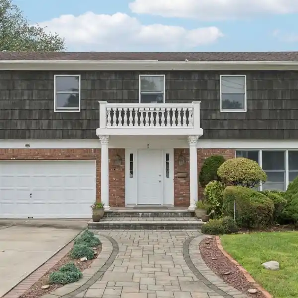 DISTINGUISHED CENTER HALL COLONIAL HOME