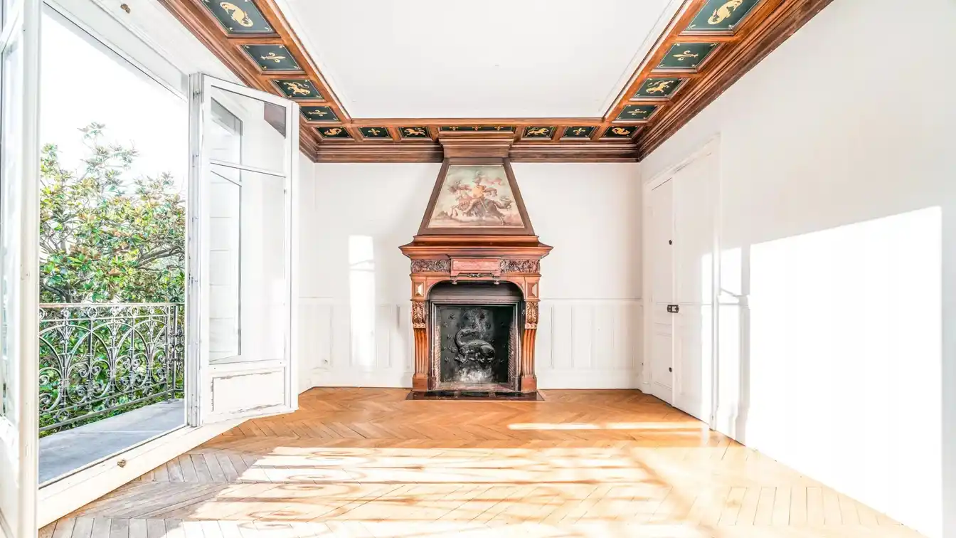 Sunny Apartment Ready to Renovate