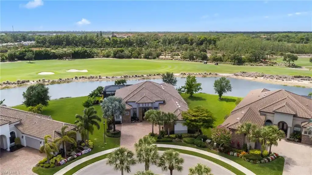 Stately Home in Esplanade Golf & Country Club