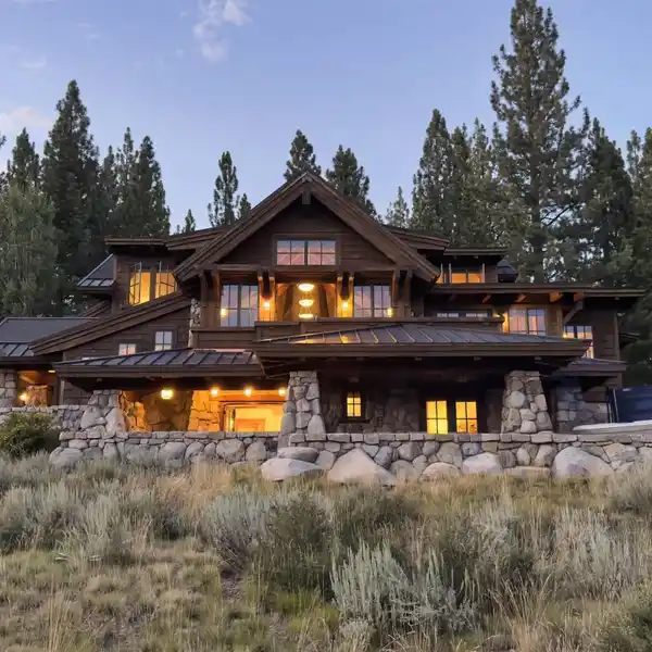 THE OVERLOOK LODGE