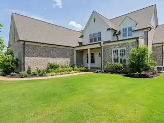 Exquisite Custom Home in Twin Lakes