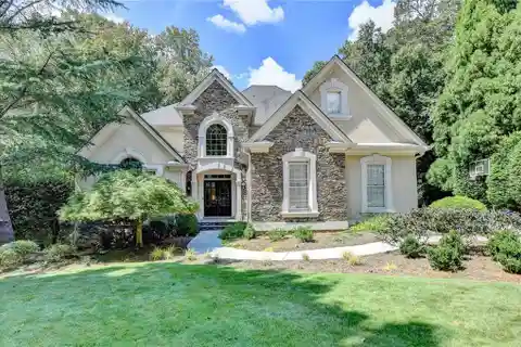 Modern Luxury Meets Serenity in Chartwell Gem