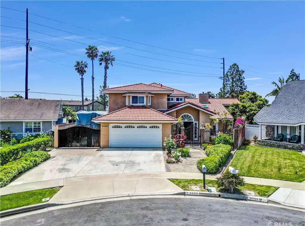 Spectacular Home on a Rare End-of-cul-de-sac Lot