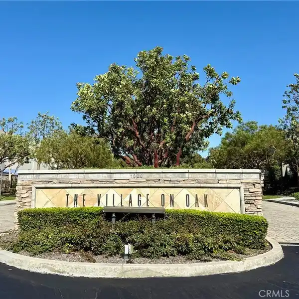 BEAUTIFULLY UPDATED TOWNHOME