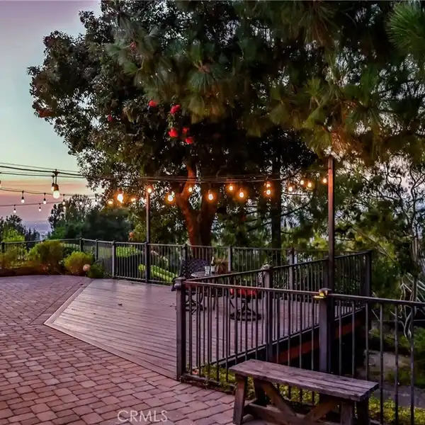 BEAUTIFUL MOVE-IN-READY BROADMOOR HOME