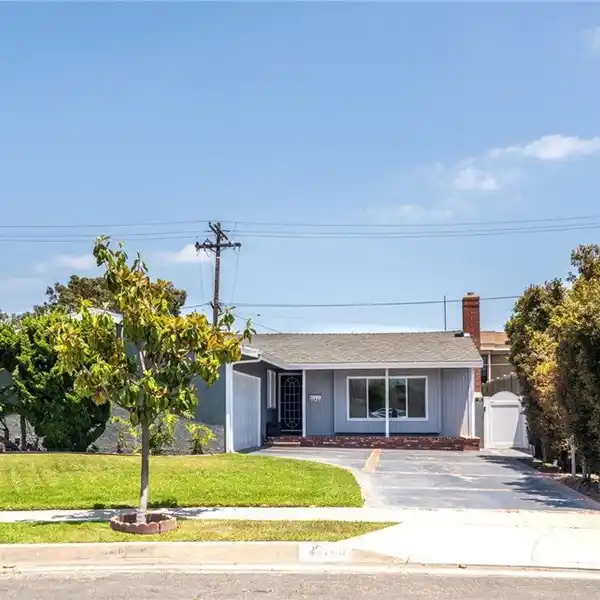 WONDERFULLY MAINTAINED SINGLE LEVEL HOME