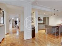BRIGHT AND BEAUTIFUL APARTMENT