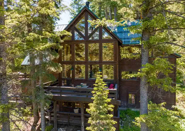GORGEOUS AND TRANQUIL CANYON CABIN