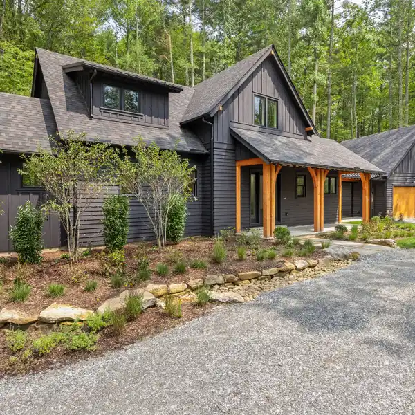 EXQUISITE NEW CONSTRUCTION RESIDENCE