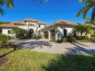 Experience the Dream of Naples Luxury Living
