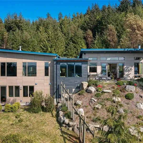 A SANCTUARY THAT MAKES A STATEMENT