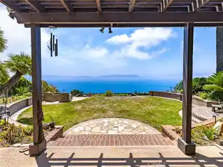 Exquisite Residence with Sublime Pacific Ocean Views